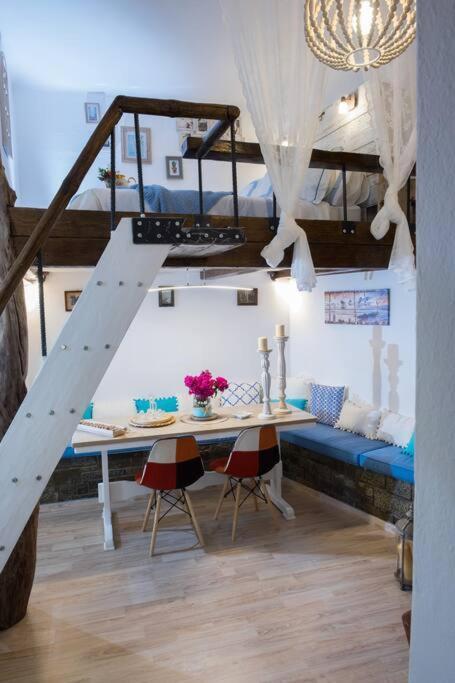 Menemar & Apt, By Idealstay Experience *